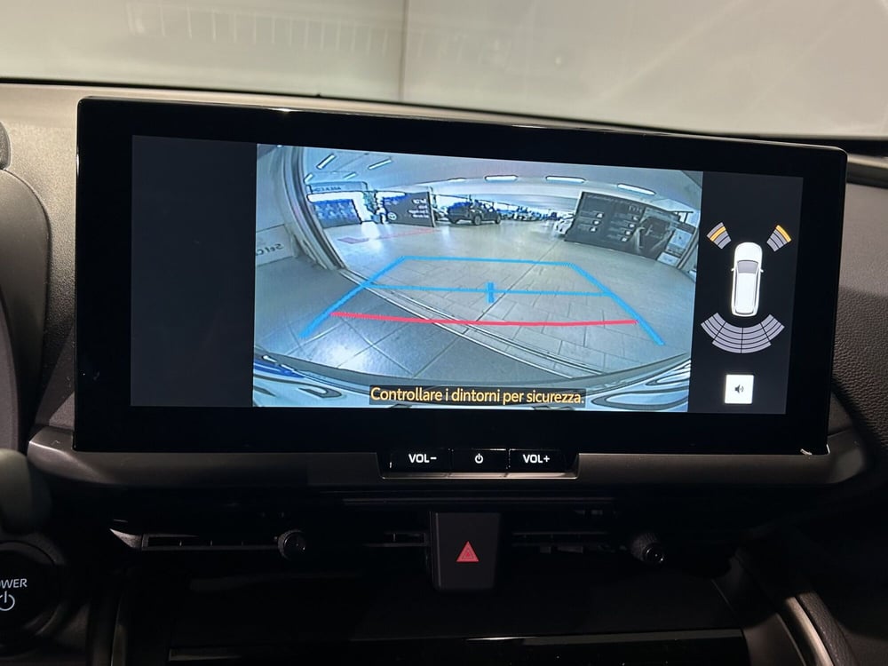 Toyota Toyota C-HR nuova a Milano (11)