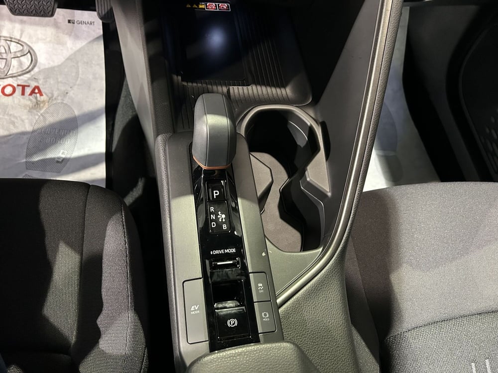 Toyota Toyota C-HR nuova a Milano (17)