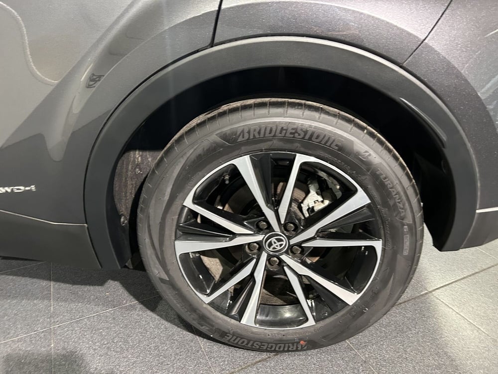 Toyota Toyota C-HR nuova a Milano (7)