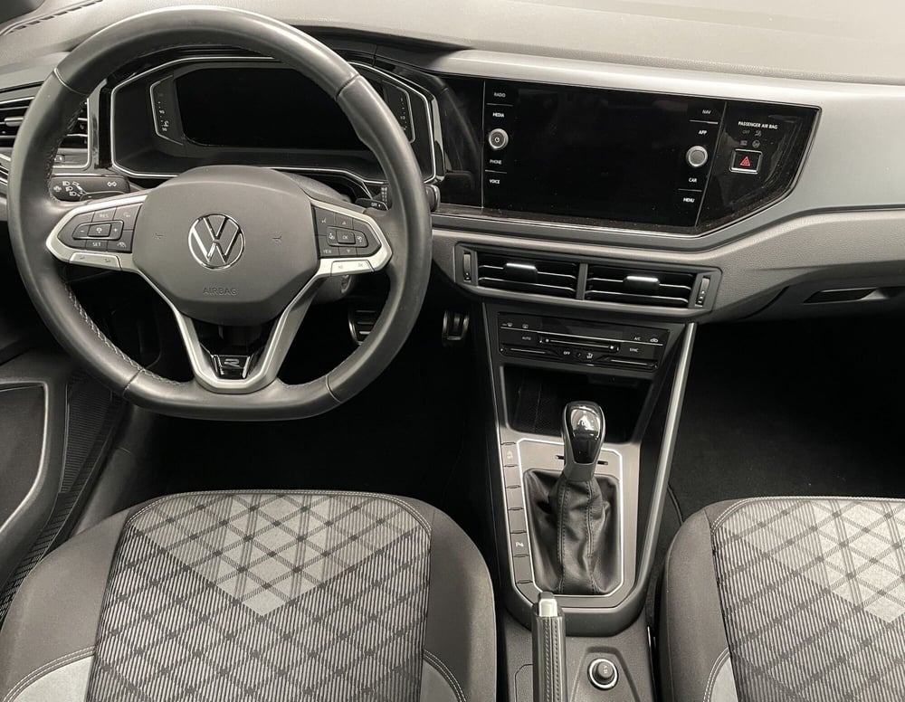 Volkswagen Taigo usata a Novara (12)