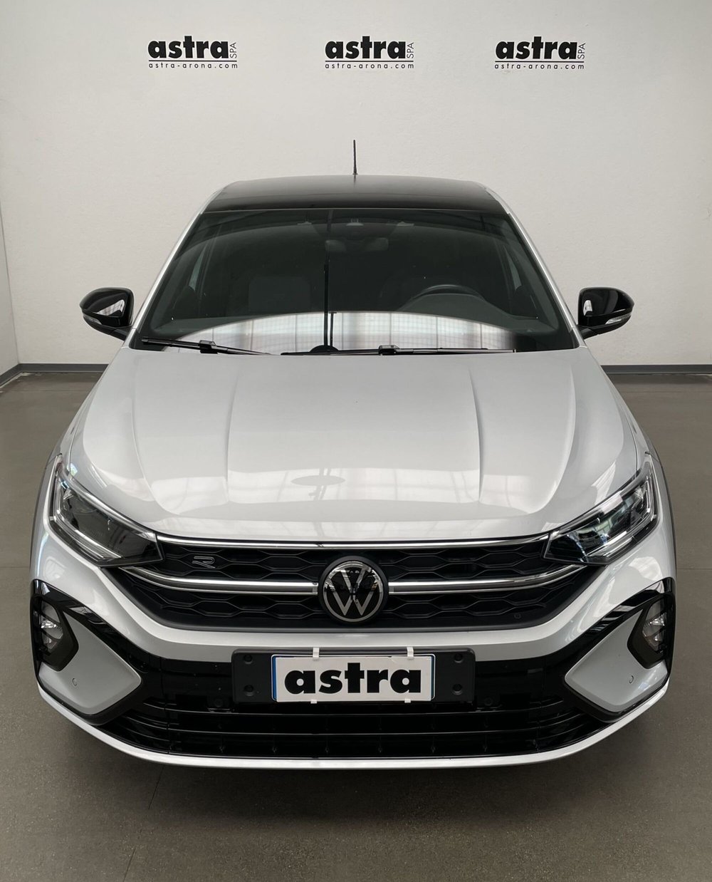 Volkswagen Taigo usata a Novara (2)