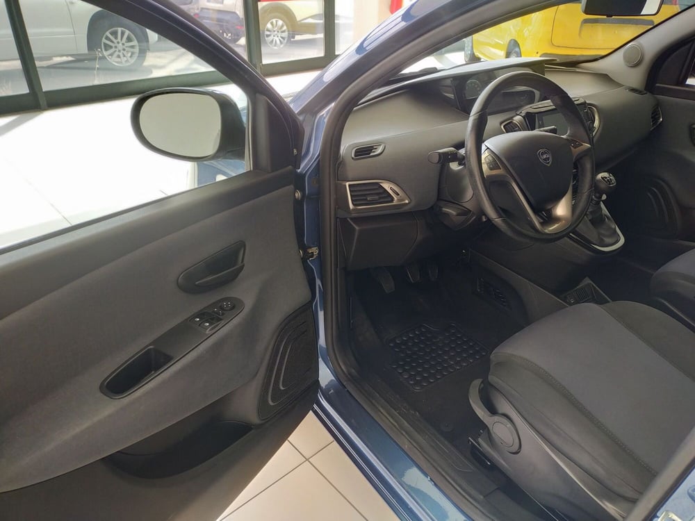 Lancia Ypsilon usata a Reggio Emilia (10)