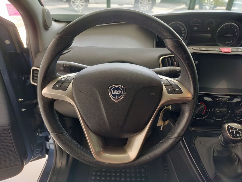 Lancia Ypsilon usata a Reggio Emilia (13)