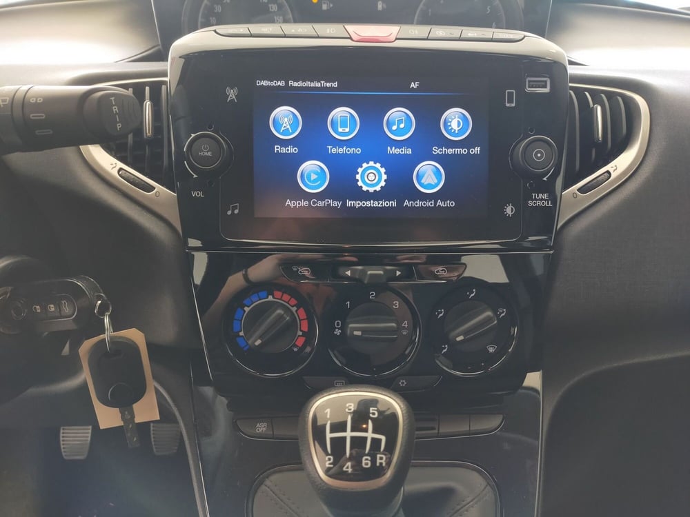 Lancia Ypsilon usata a Reggio Emilia (15)