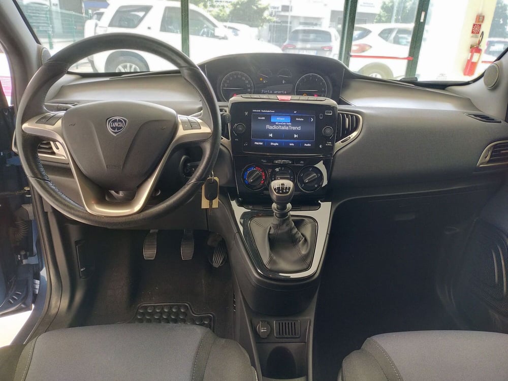 Lancia Ypsilon usata a Reggio Emilia (16)