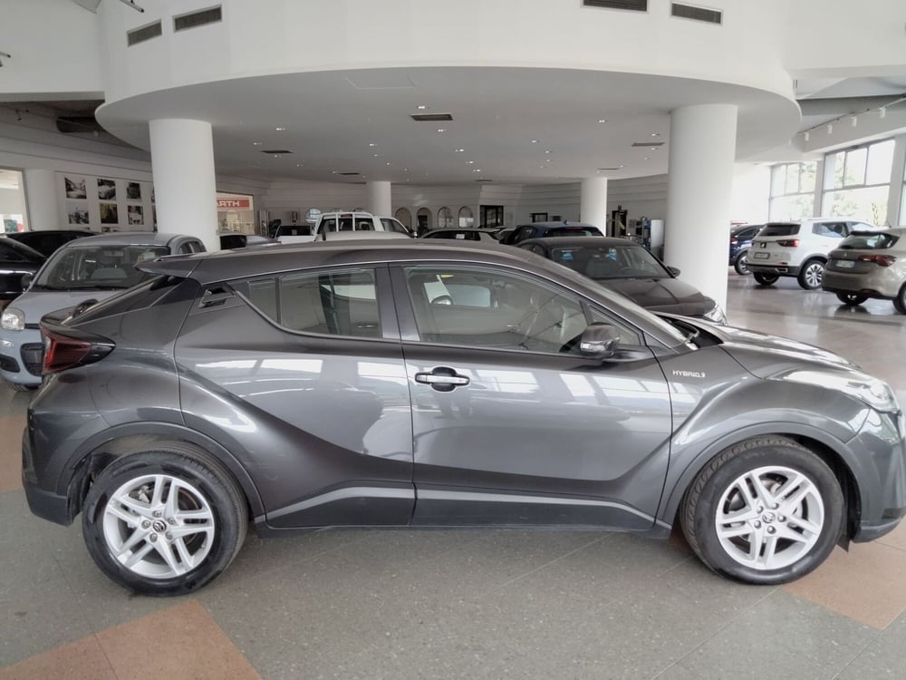 Toyota Toyota C-HR usata a Bergamo (4)