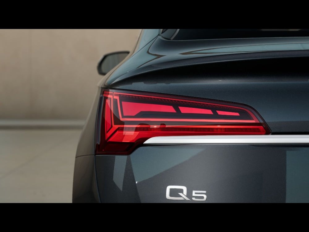 Audi Q5 Sportback nuova a Firenze (7)