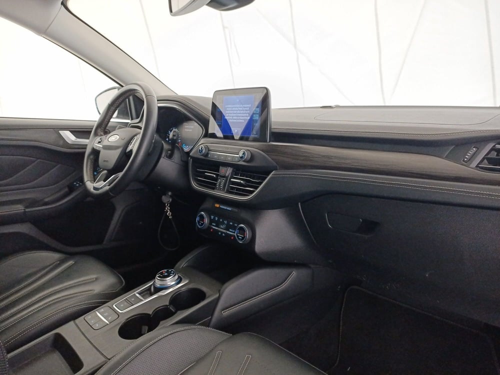 Ford Focus Station Wagon usata a Bari (7)