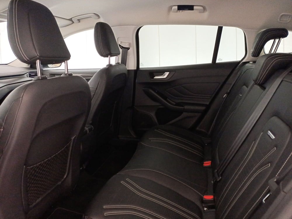 Ford Focus Station Wagon usata a Bari (8)