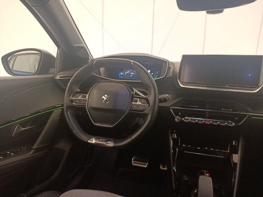 Peugeot 208 usata a Bari (10)