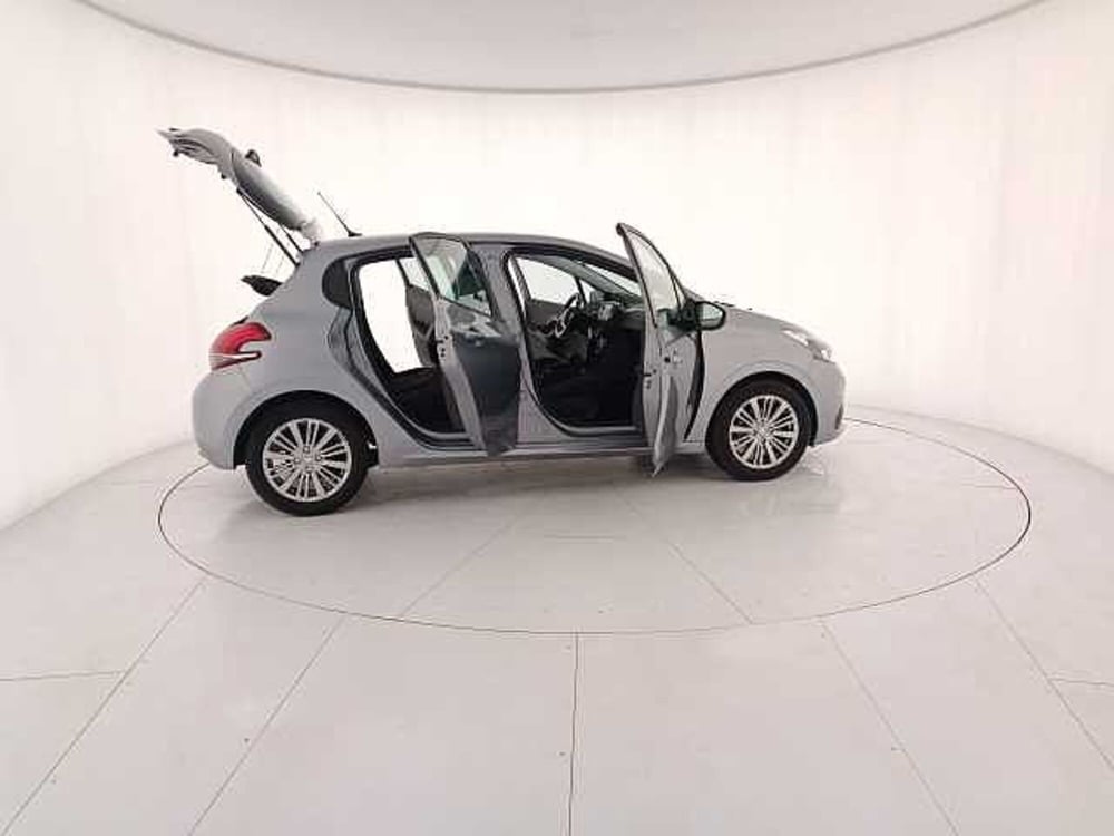 Peugeot 208 usata a Venezia (9)