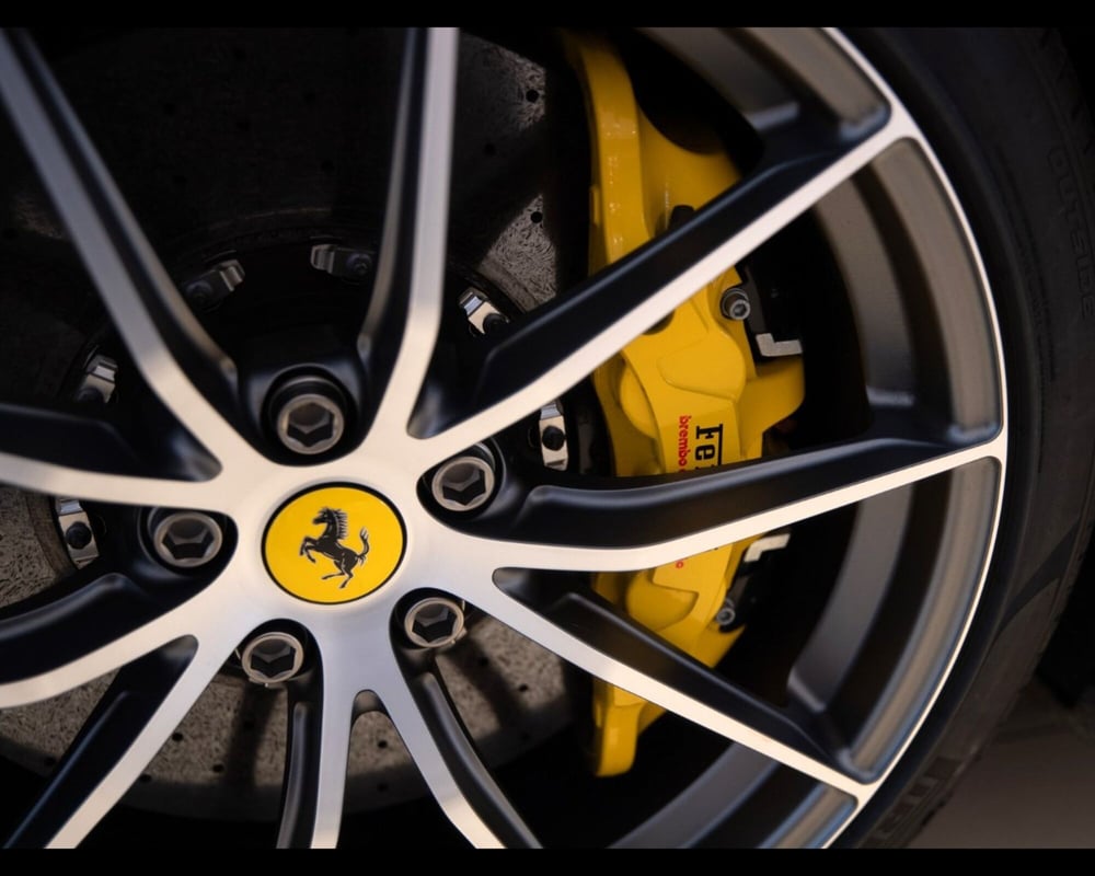 Ferrari 812 Spider usata a Modena (11)