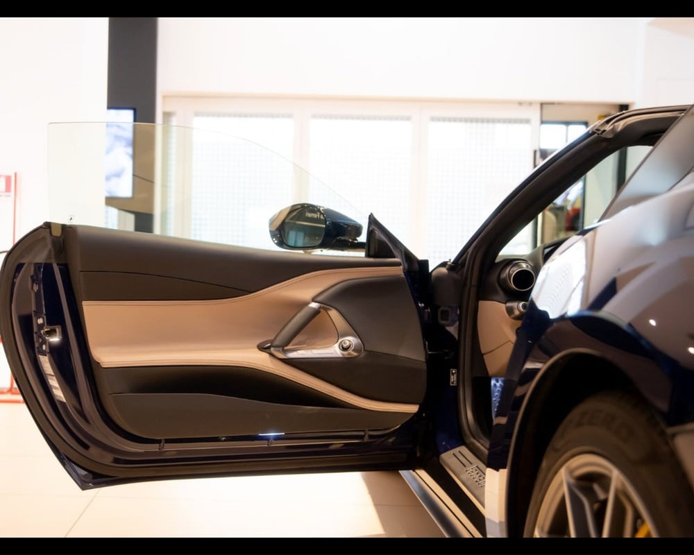 Ferrari 812 Spider usata a Modena (19)