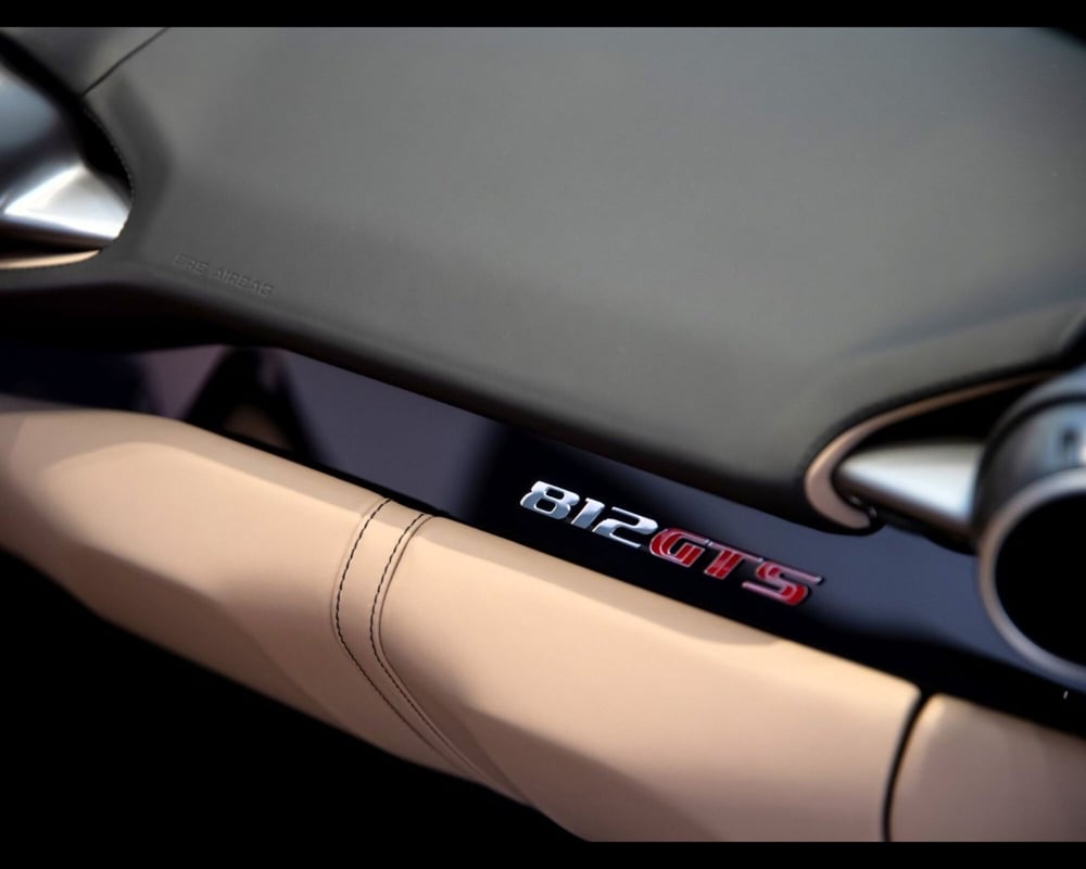 Ferrari 812 Spider usata a Modena (20)