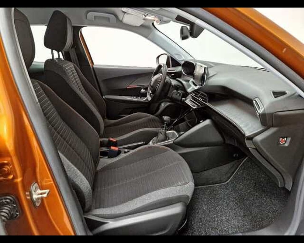 Peugeot 2008 usata a Milano (9)