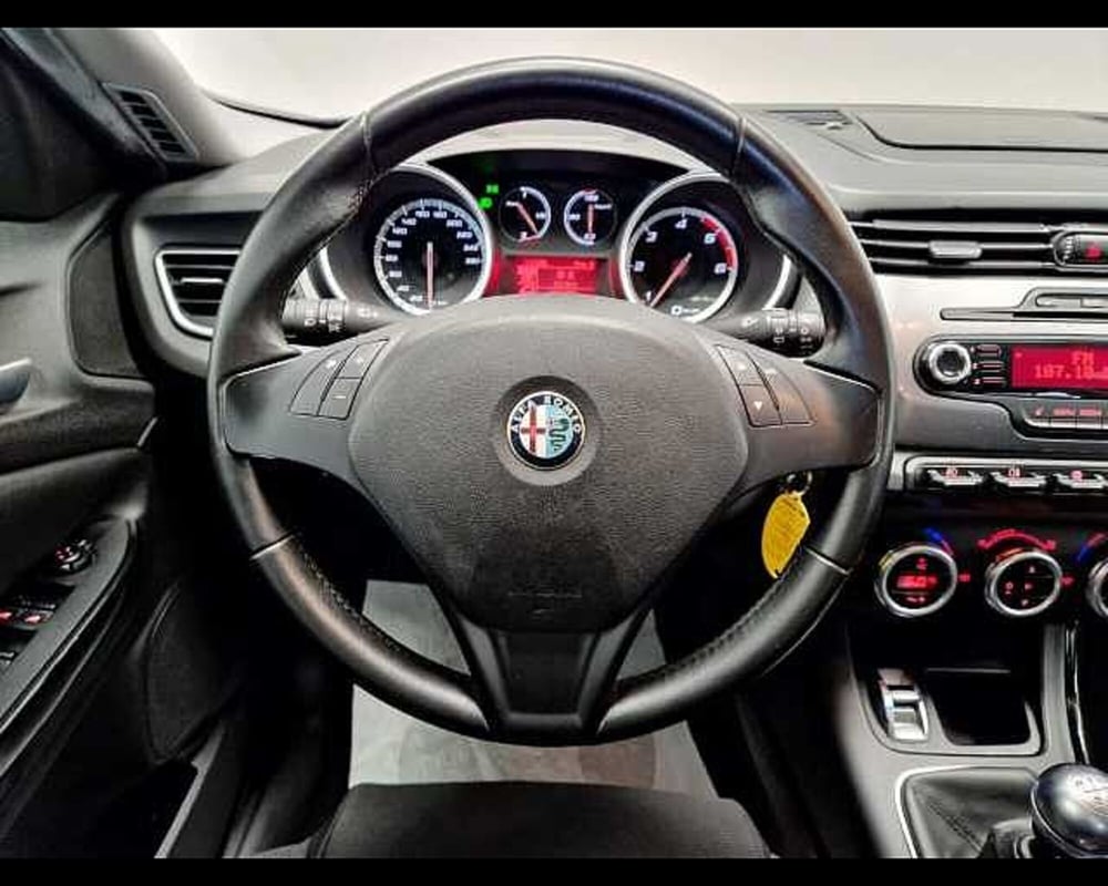 Alfa Romeo Giulietta usata a Milano (8)