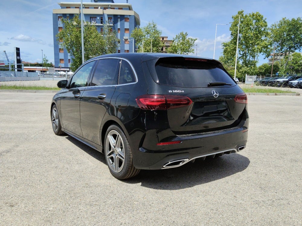 Mercedes-Benz Classe B nuova a Pescara (4)