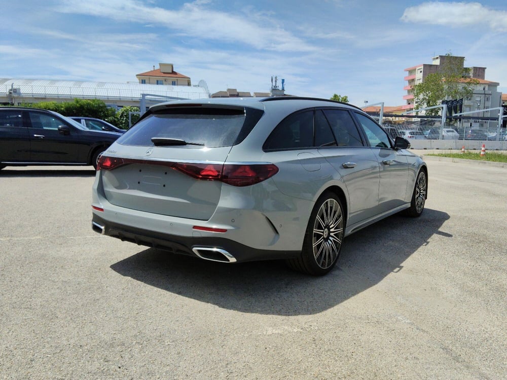 Mercedes-Benz Classe E Station Wagon nuova a Pescara (3)