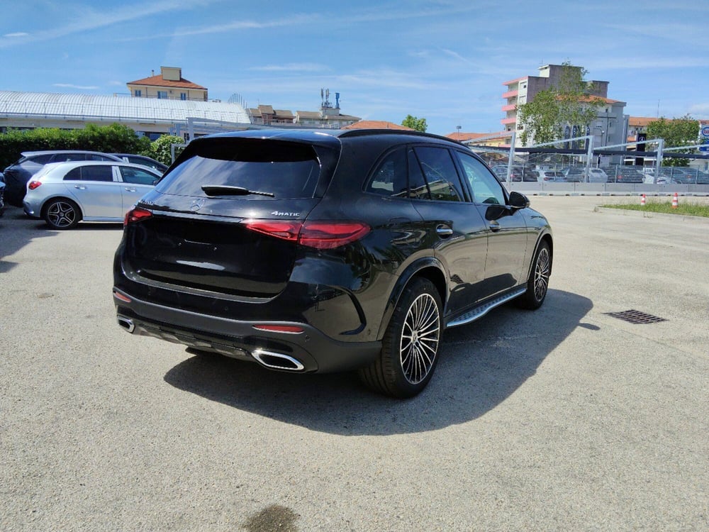 Mercedes-Benz GLC SUV nuova a Pescara (3)