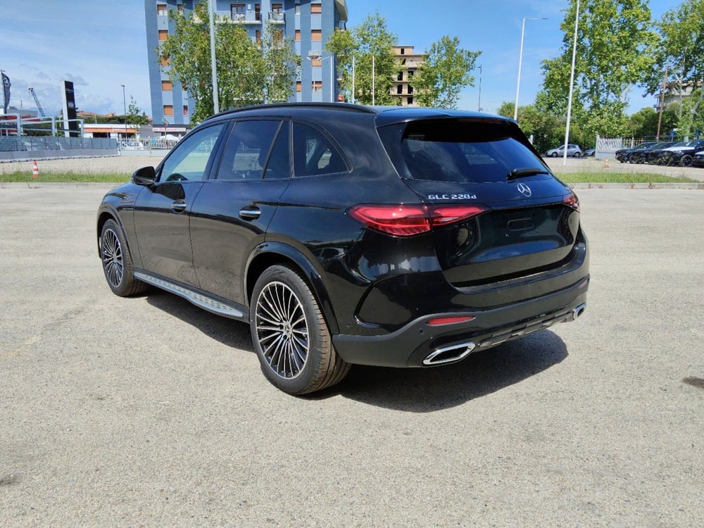Mercedes-Benz GLC SUV nuova a Pescara (4)