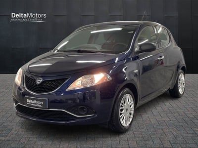 Lancia Ypsilon 1.2 69 CV 5 porte Silver del 2016 usata a Montecosaro