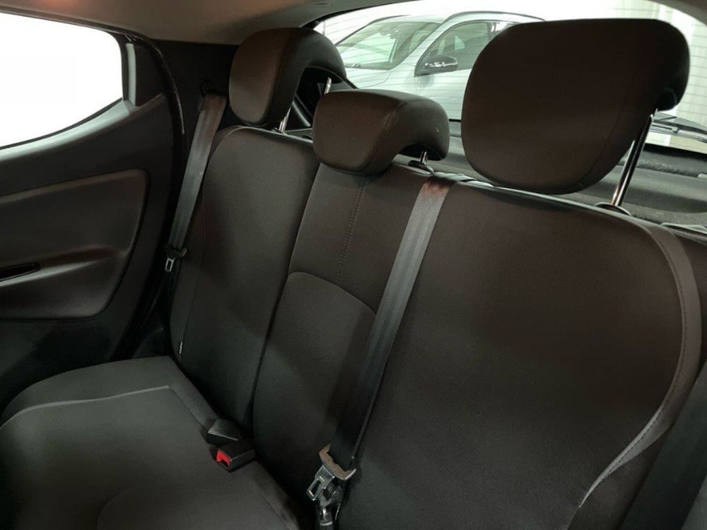 Lancia Ypsilon usata a Macerata (13)