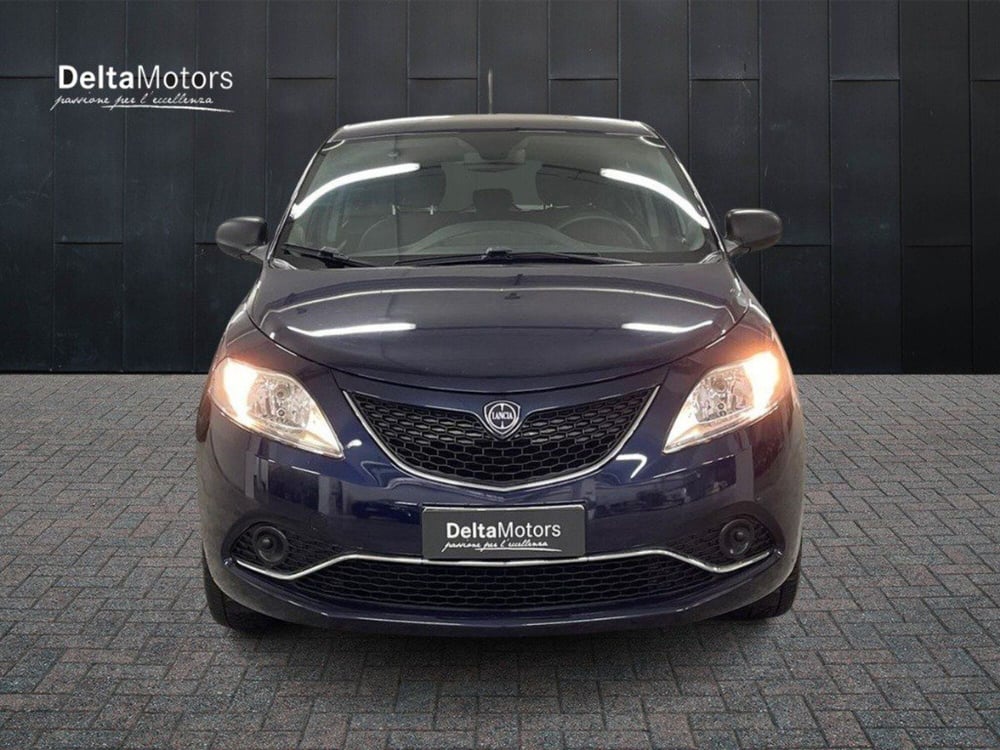 Lancia Ypsilon usata a Macerata (2)