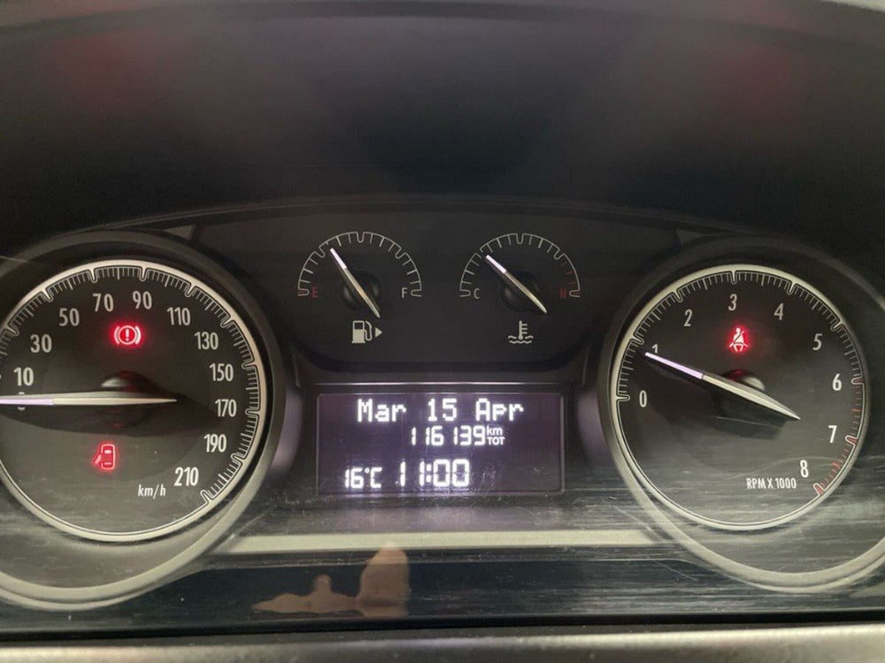 Lancia Ypsilon usata a Macerata (9)