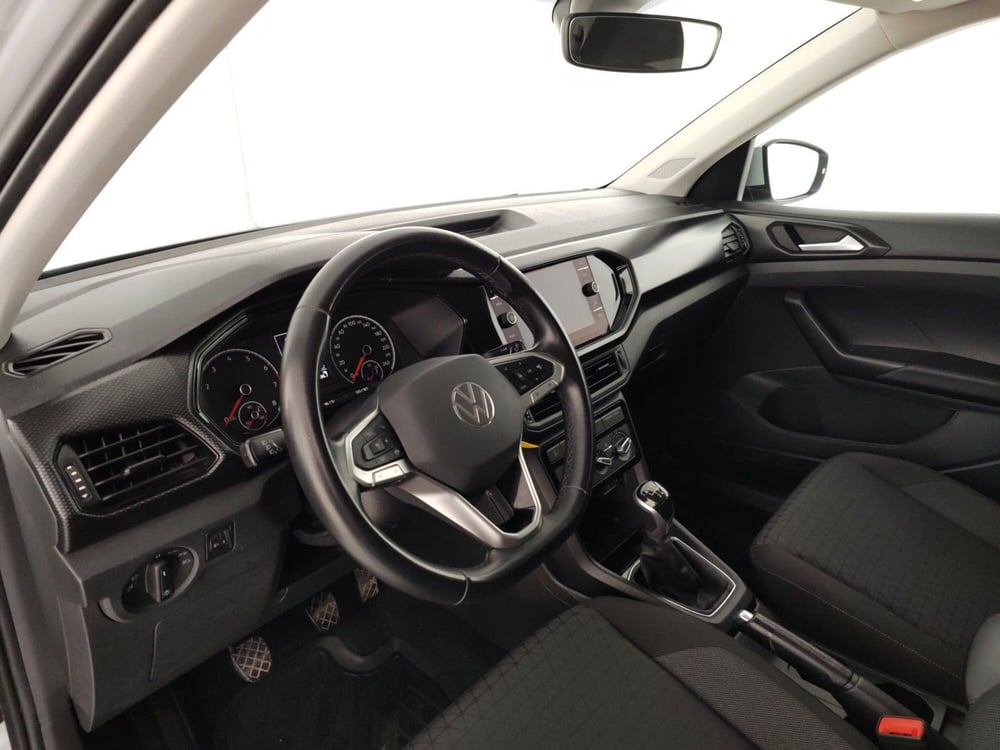 Volkswagen T-Cross usata a Massa-Carrara (8)
