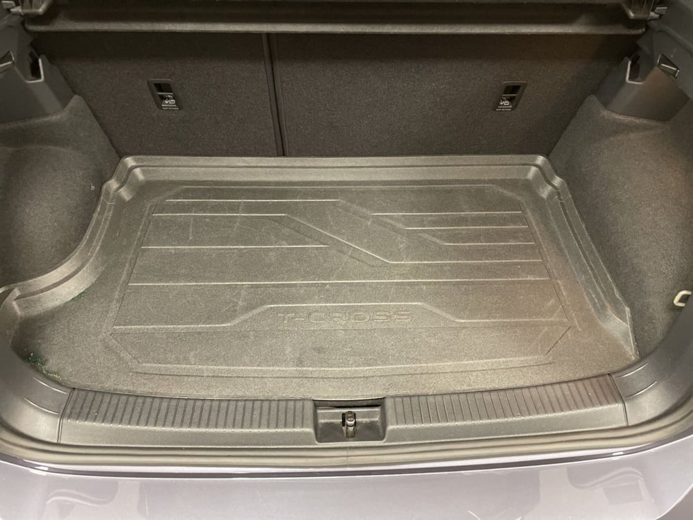 Volkswagen T-Cross usata a Varese (12)