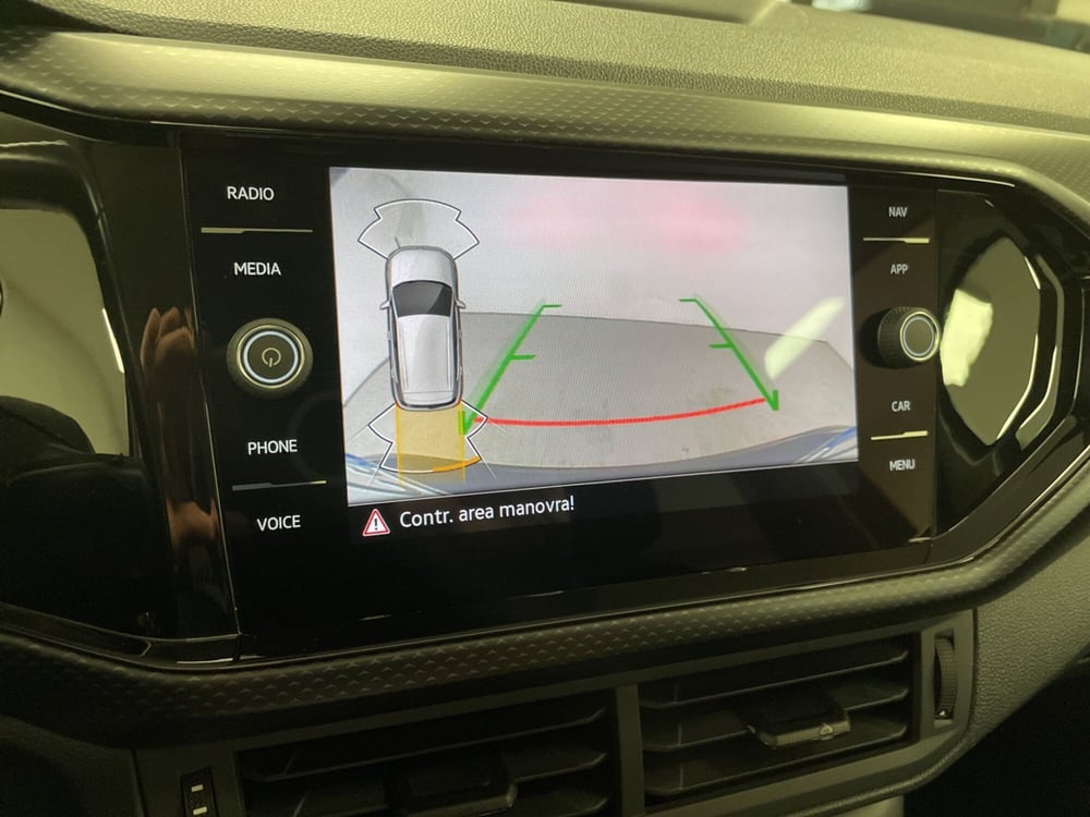 Volkswagen T-Cross usata a Varese (9)