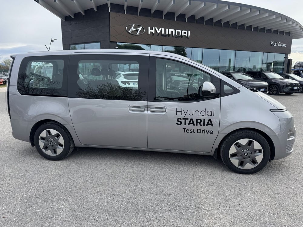 Hyundai Staria usata a Pordenone (6)
