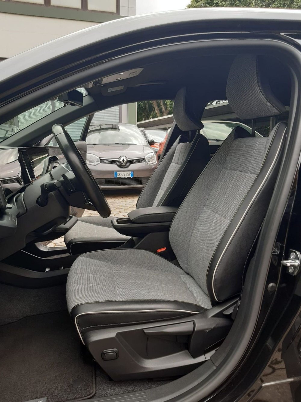 Renault Megane E-Tech Electric usata a Firenze (10)