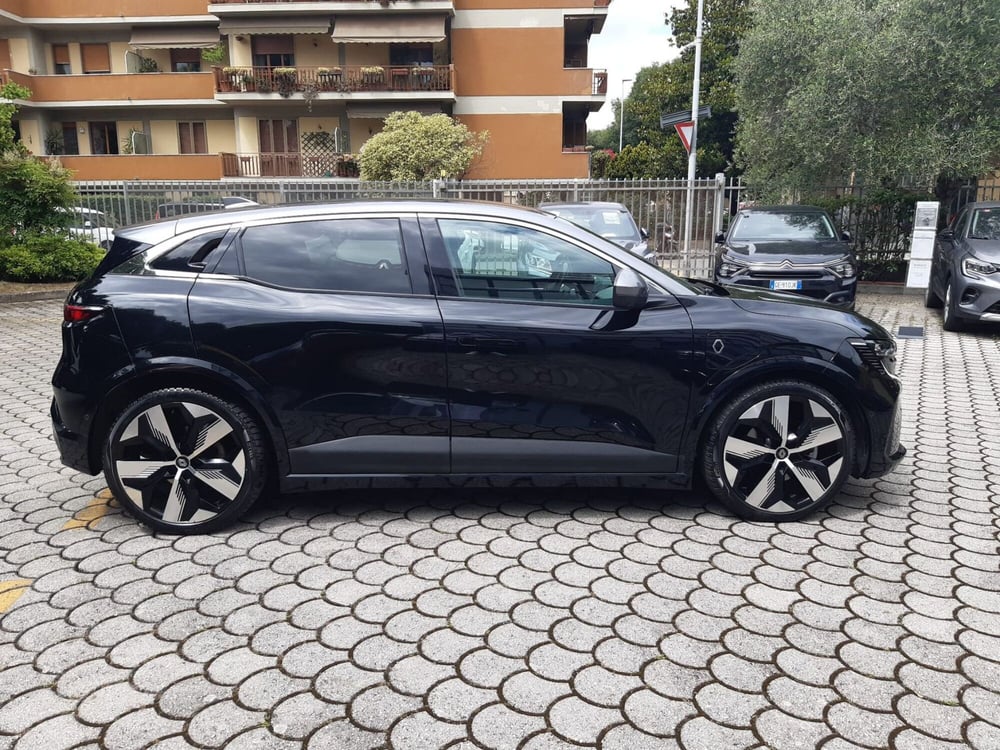 Renault Megane E-Tech Electric usata a Firenze (8)