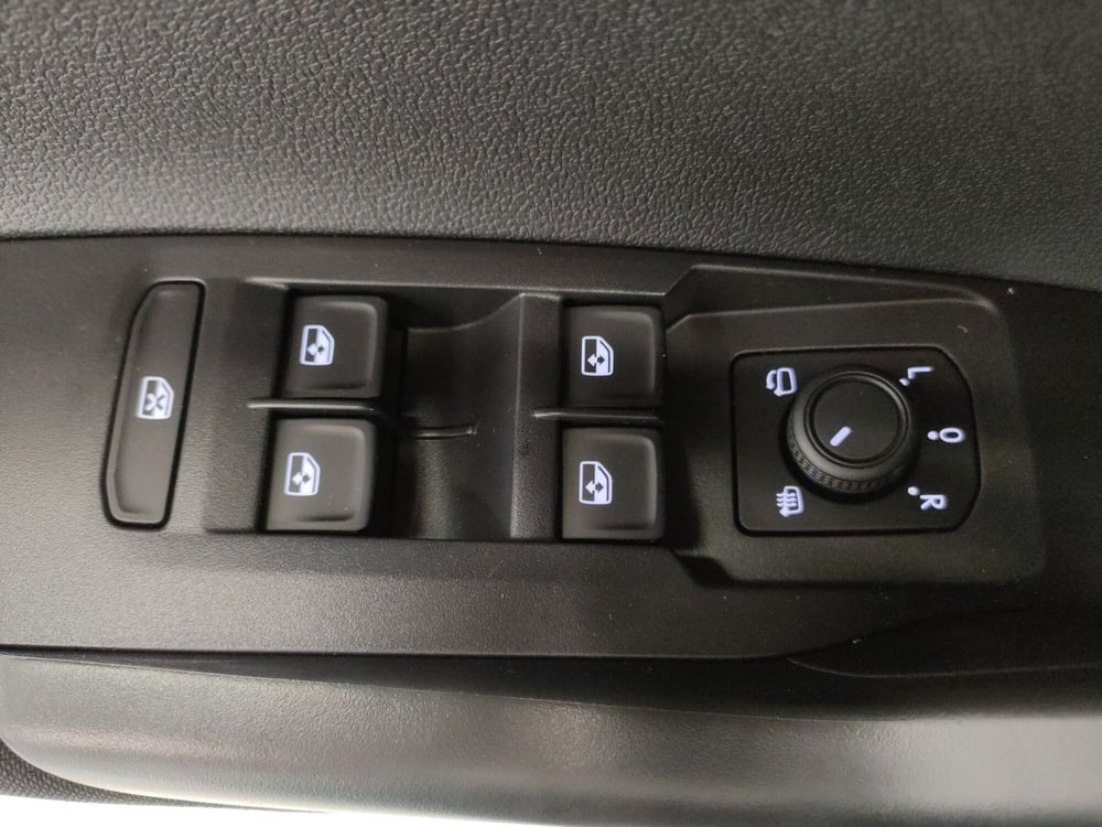 Volkswagen Taigo nuova a Bologna (18)