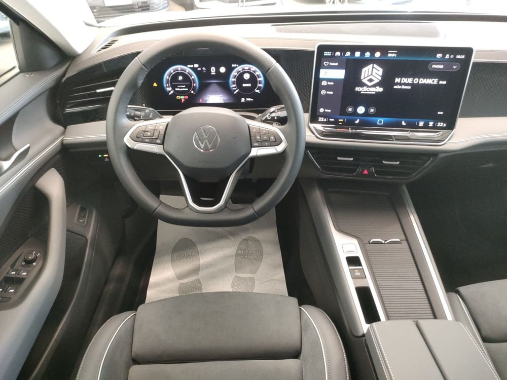 Volkswagen Passat nuova a Bologna (17)