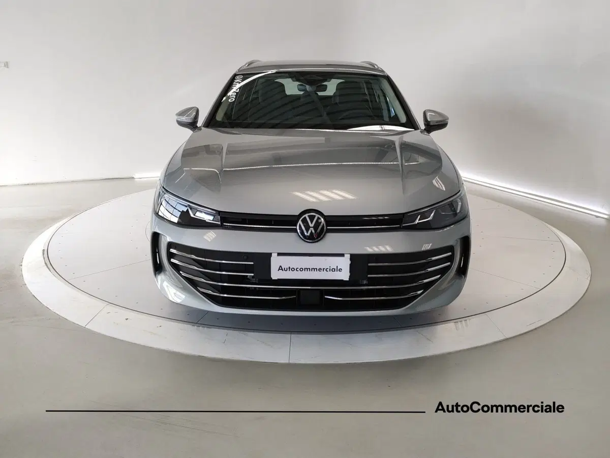 Volkswagen Passat nuova a Bologna (2)