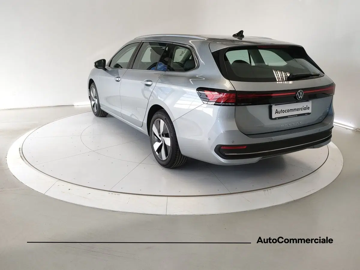 Volkswagen Passat nuova a Bologna (4)