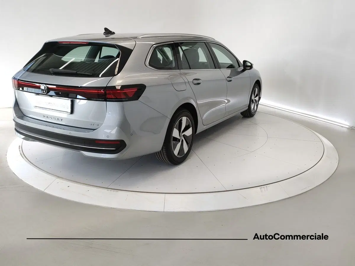 Volkswagen Passat nuova a Bologna (6)