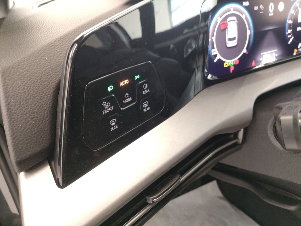 Volkswagen Golf Variant nuova a Bologna (10)