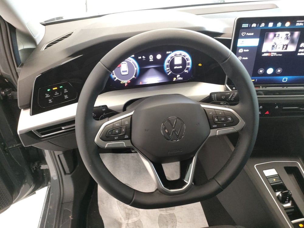 Volkswagen Golf Variant nuova a Bologna (11)