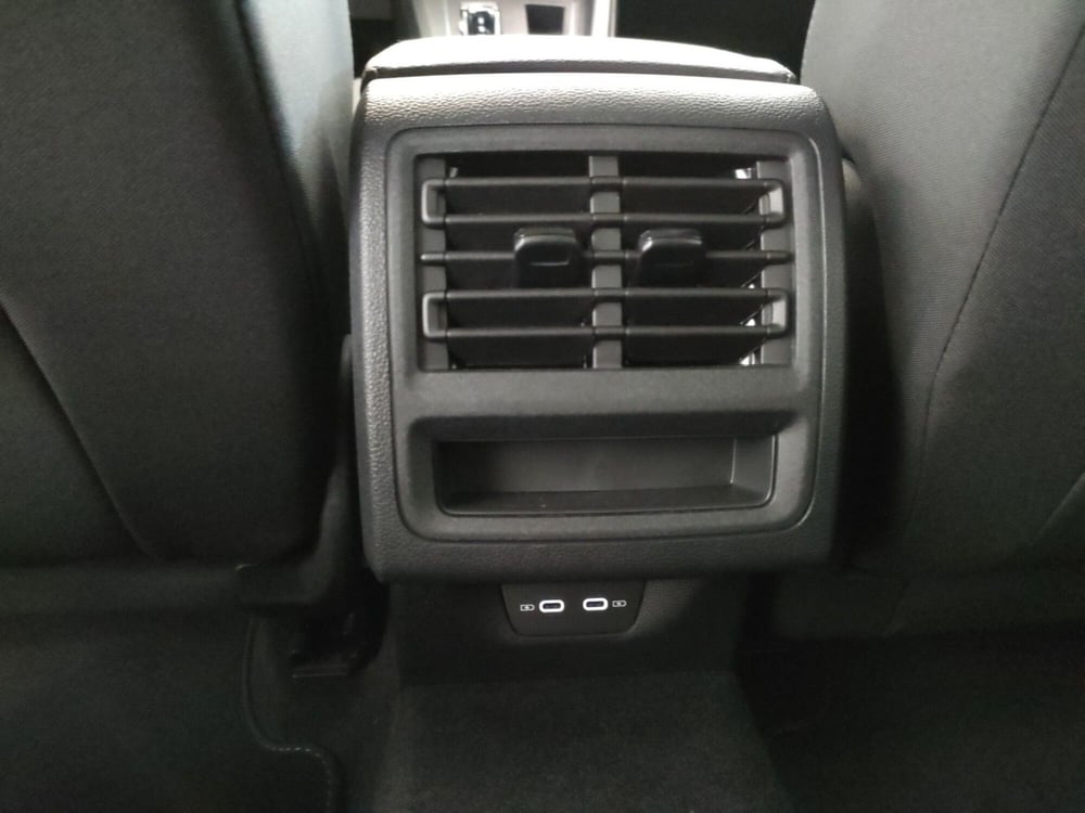 Volkswagen Golf Variant nuova a Bologna (15)