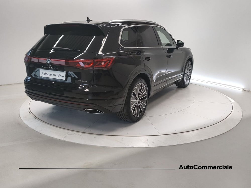Volkswagen Touareg nuova a Bologna (6)