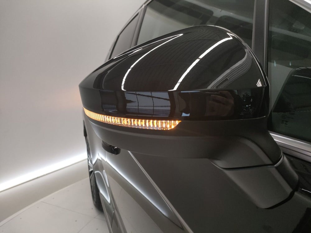 Volkswagen Touareg nuova a Bologna (9)