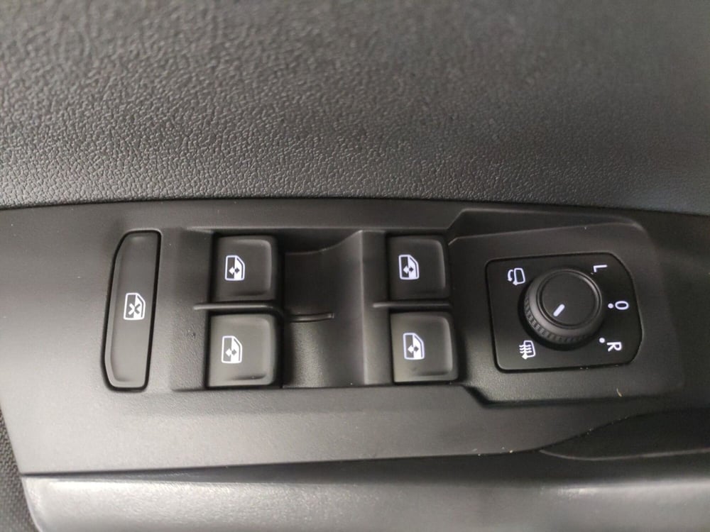 Volkswagen Taigo nuova a Bologna (9)