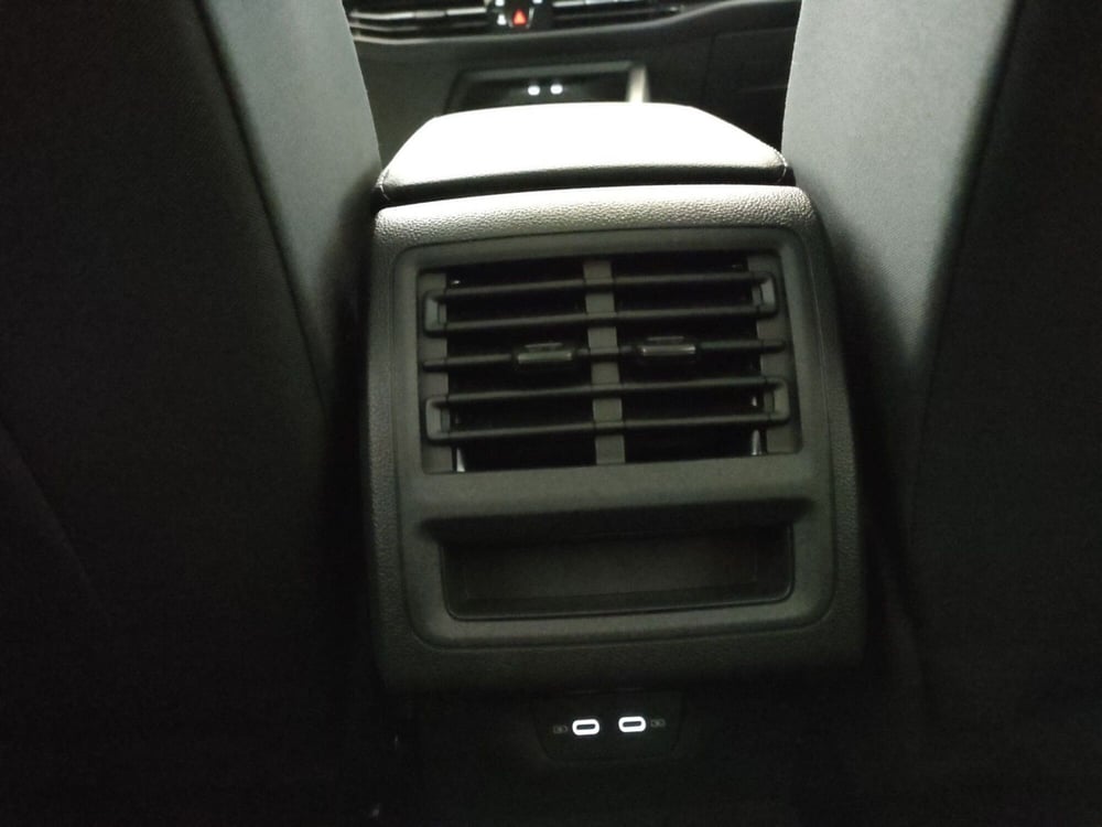 Volkswagen Golf nuova a Bologna (15)