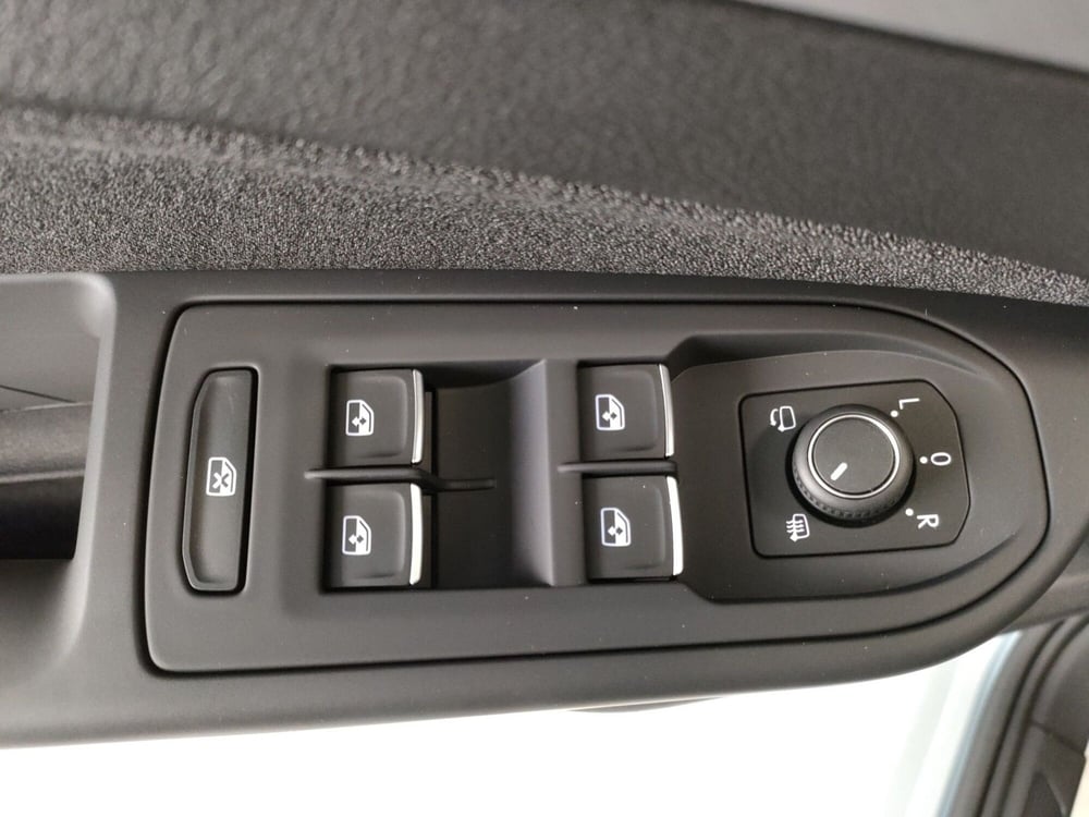 Volkswagen Golf nuova a Bologna (9)