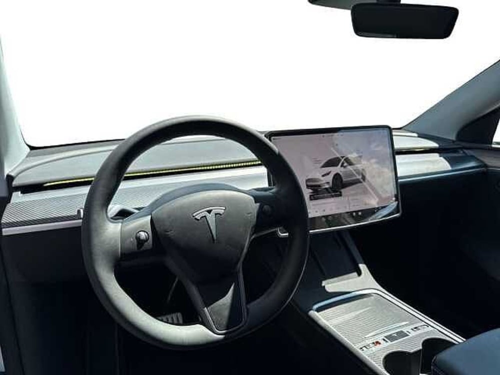 Tesla Model Y usata a Napoli (10)