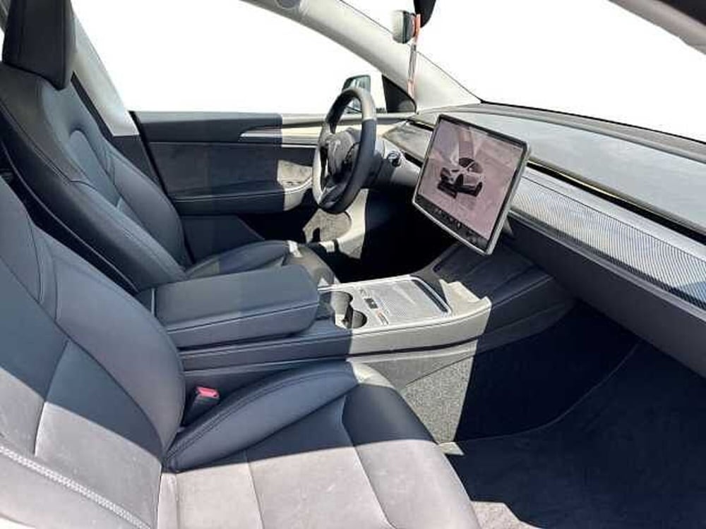 Tesla Model Y usata a Napoli (15)