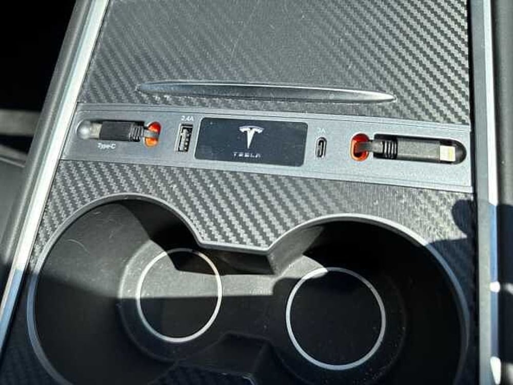 Tesla Model Y usata a Napoli (16)